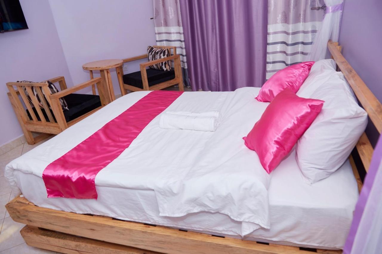 Westway Luxury Suites Mbarara Eksteriør billede