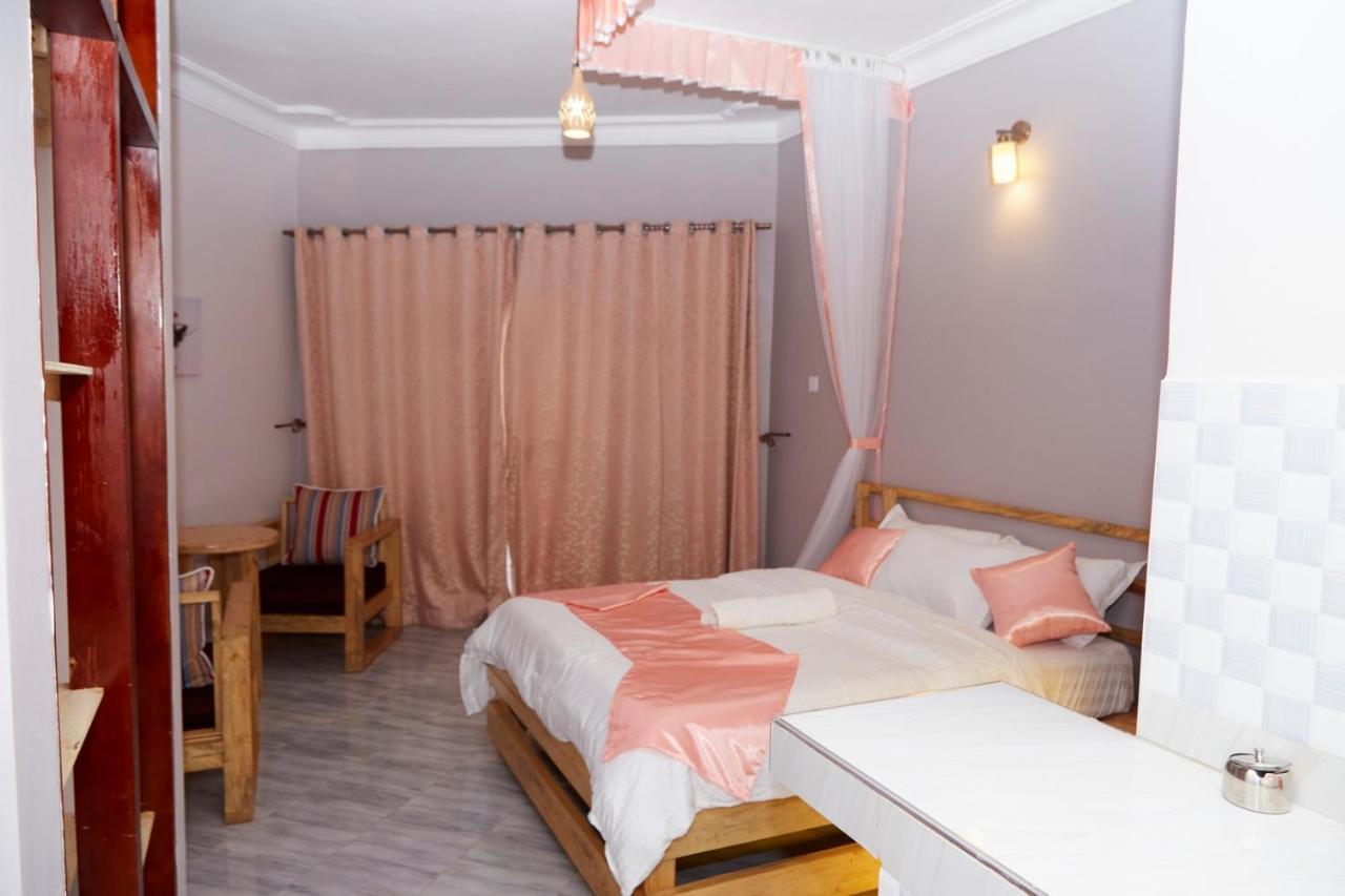 Westway Luxury Suites Mbarara Eksteriør billede