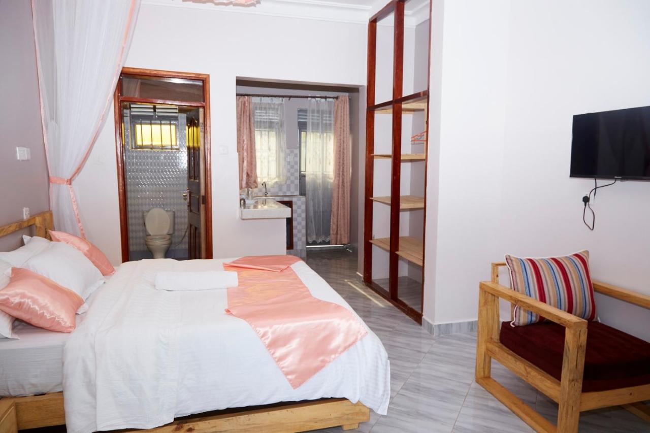 Westway Luxury Suites Mbarara Eksteriør billede