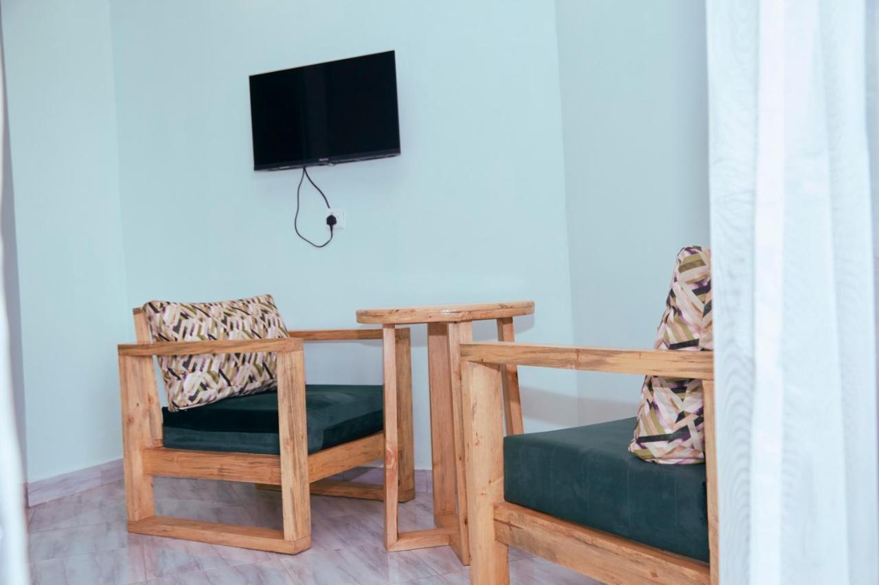 Westway Luxury Suites Mbarara Eksteriør billede