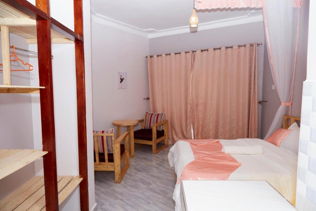 Westway Luxury Suites Mbarara Eksteriør billede