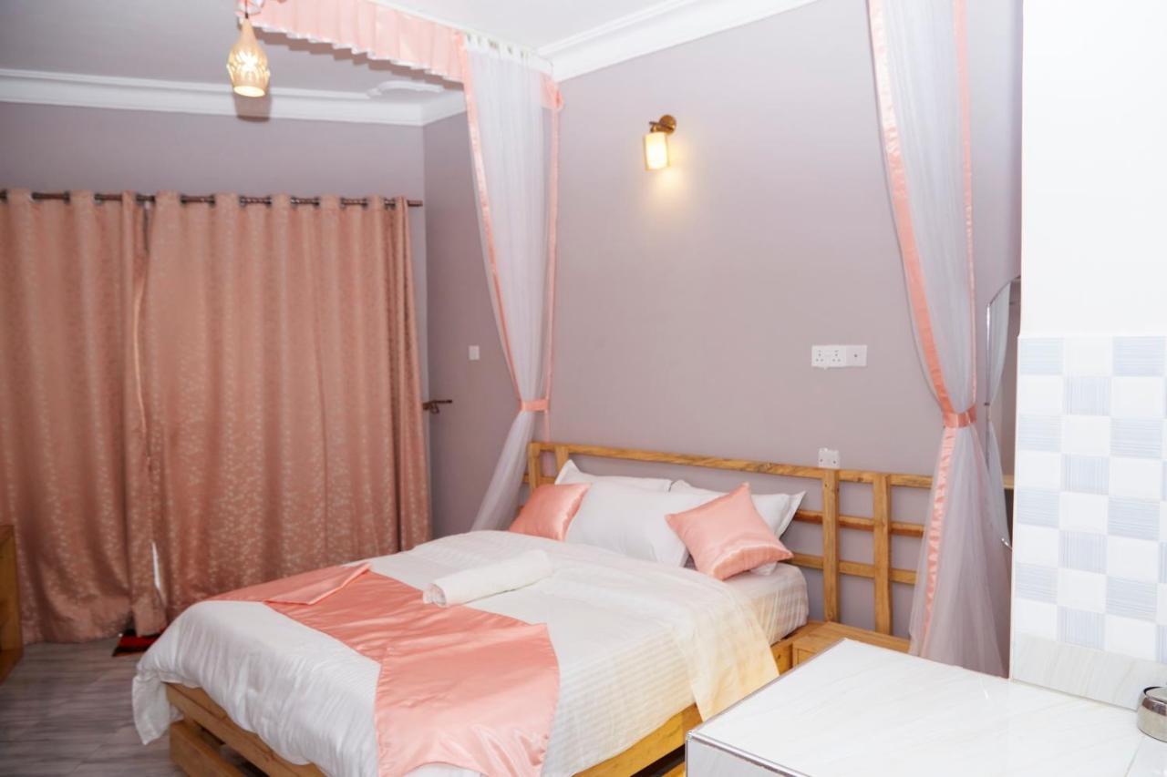 Westway Luxury Suites Mbarara Eksteriør billede