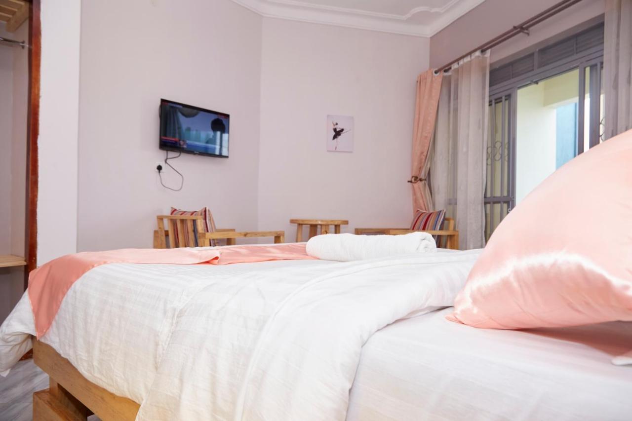 Westway Luxury Suites Mbarara Eksteriør billede