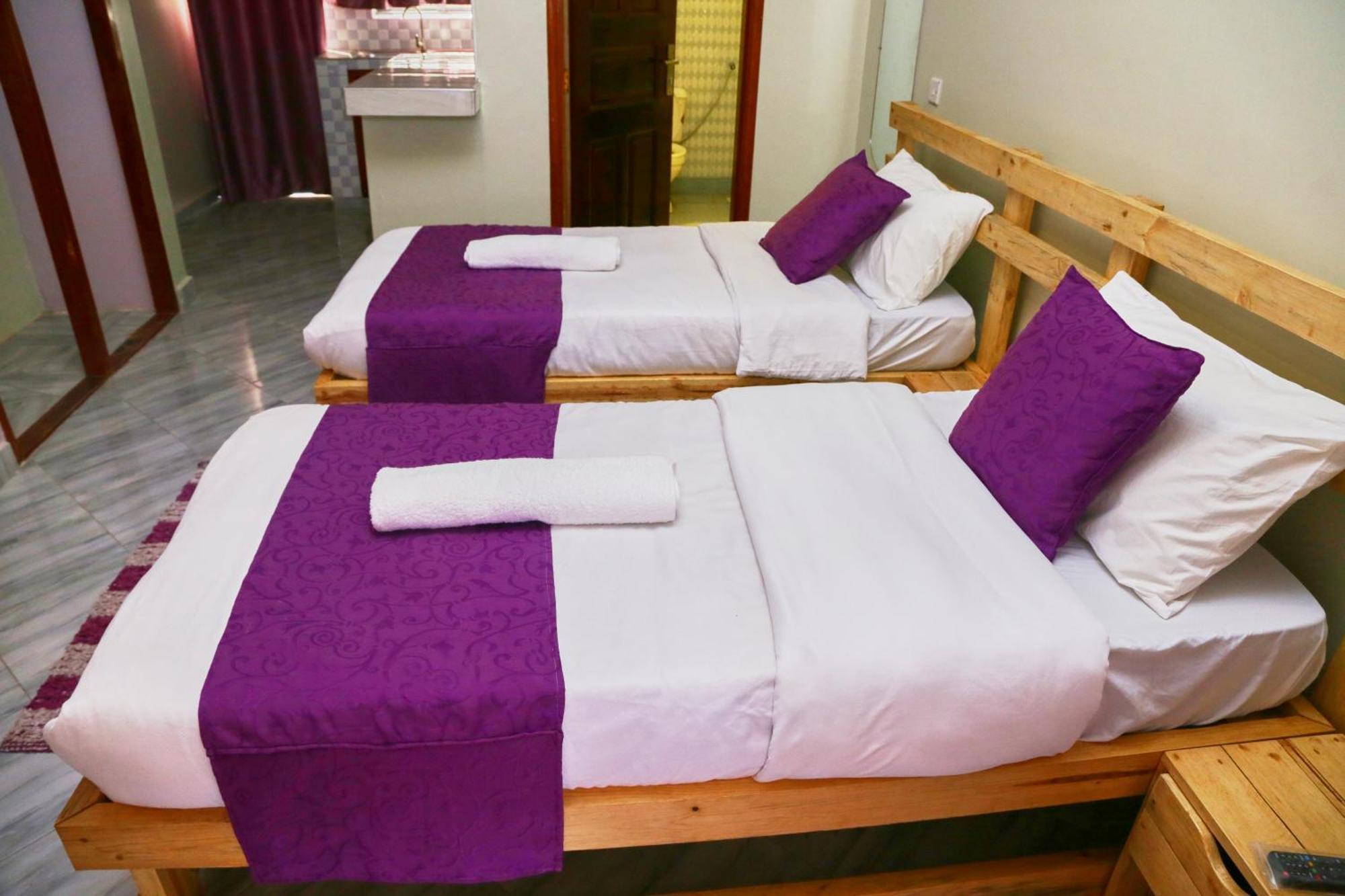 Westway Luxury Suites Mbarara Eksteriør billede